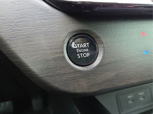 Used 2025 Nissan Murano SV AWD/4WD image 18