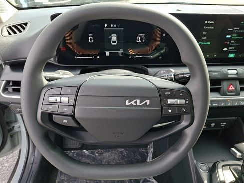 New 2026 Kia K4 LXS image 9