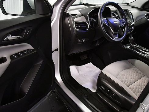 Used 2018 Chevrolet Equinox LT image 14