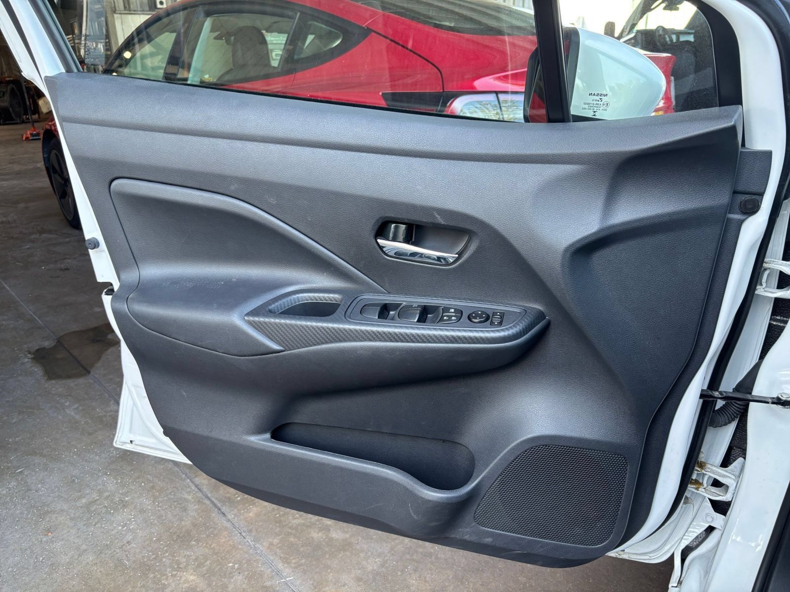 Used 2025 Nissan Versa SV FWD image 18