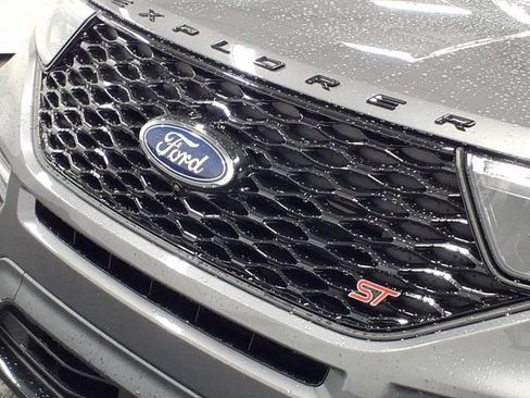 Used 2023 Ford Explorer ST w/ Equipment Group 401A AWD/4WD image 16