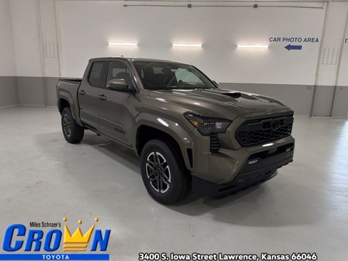 New 2026 Toyota Tacoma TRD Sport image 4