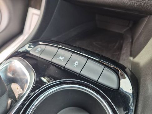 Used 2023 Buick Encore GX Preferred w/ Cold Weather Comfort Package image 32