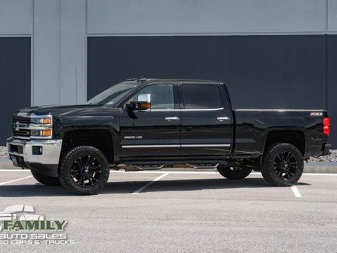 Used 2016 Chevrolet Silverado 3500 LTZ AWD/4WD image 3
