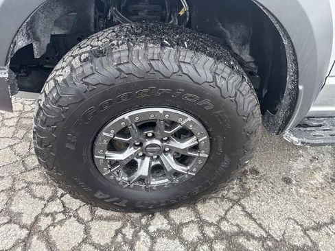 Certified 2022 Ford F150 Raptor w/ Raptor 37 Performance Package image 11