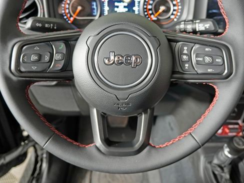 Used 2024 Jeep Wrangler Unlimited Rubicon w/ Dual Top Group AWD/4WD image 21