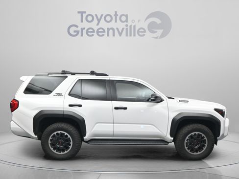 Used 2025 Toyota 4Runner 4WD image 18