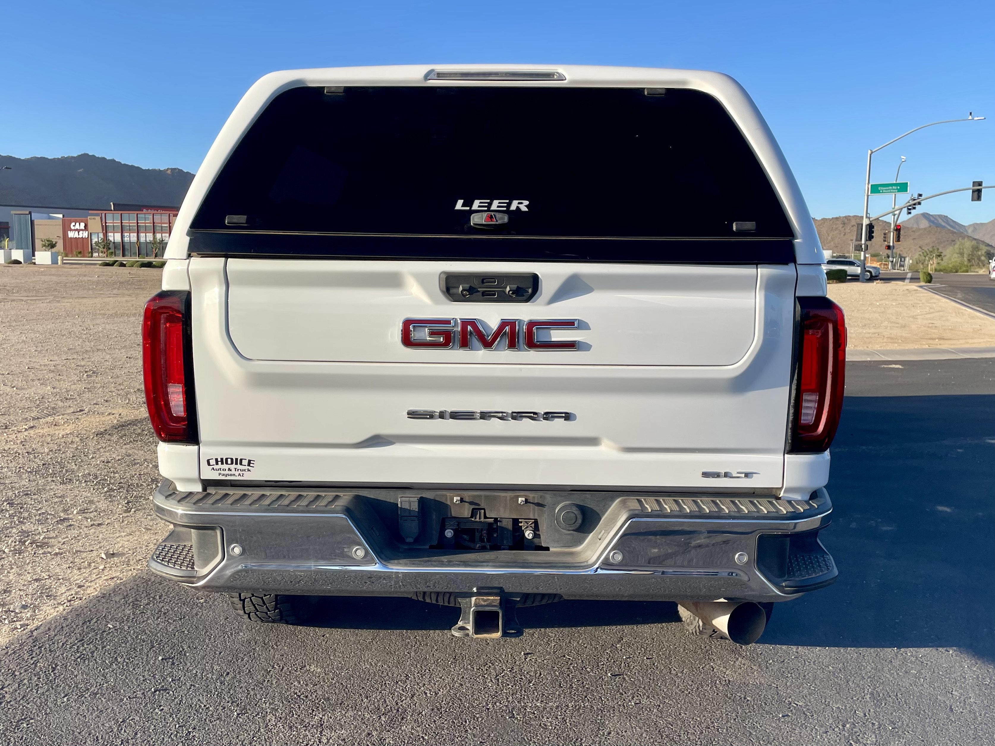 Used 2022 GMC Sierra 2500 SLT w/ SLT Preferred Package AWD/4WD image 4