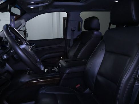 Used 2019 Chevrolet Suburban LT image 15