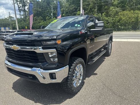 Used 2025 Chevrolet Silverado 2500 LT w/ Convenience Package AWD/4WD image 12