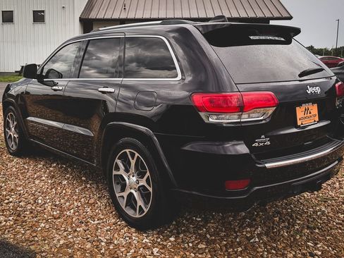 Used 2019 Jeep Grand Cherokee Overland w/ Interior Metal Package AWD/4WD image 25