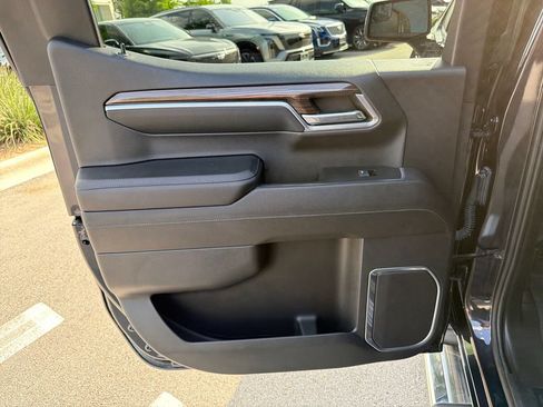Used 2022 Chevrolet Silverado 1500 LT RWD image 33