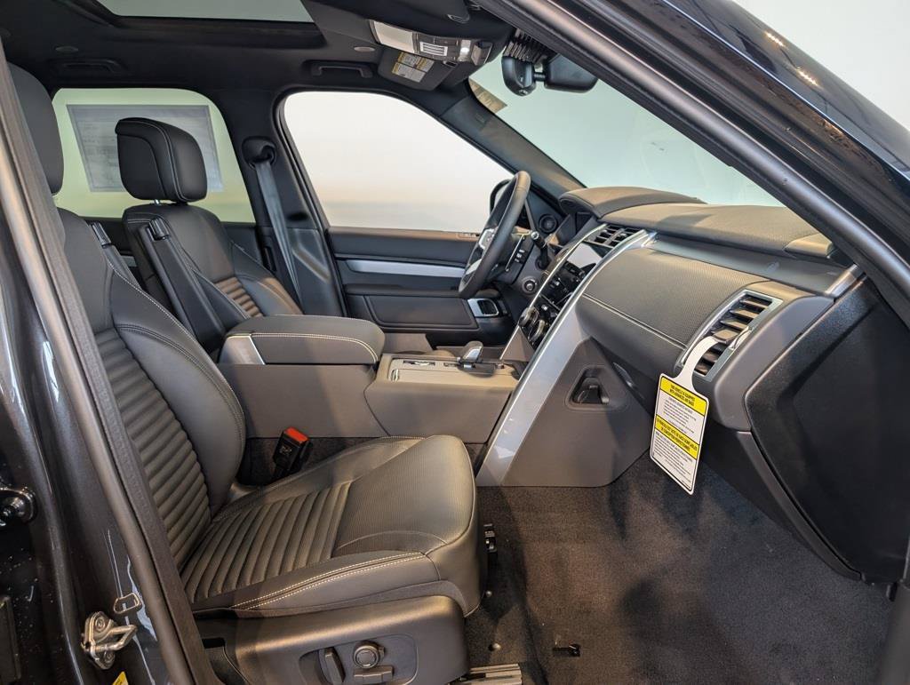New 2026 Land Rover Discovery Limited Edition AWD/4WD image 34