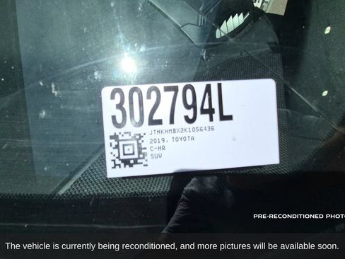 Used 2019 Toyota C-HR LE FWD image 19