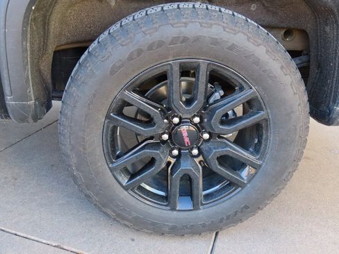 Used 2023 GMC Sierra 1500 Elevation w/ Preferred Package image 37