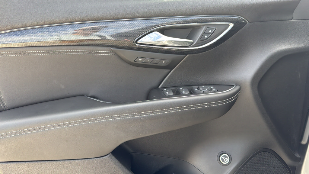 Used 2023 Buick Envision Essence FWD image 30