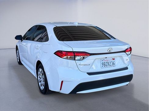 Used 2022 Toyota Corolla LE w/ Carpet Mat Package (TMS) FWD image 4