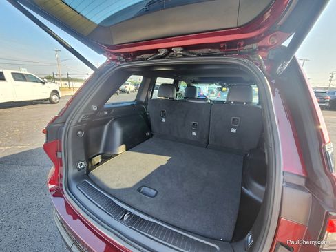 Used 2023 Jeep Grand Cherokee Altitude AWD/4WD image 10