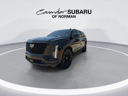 Used 2025 Cadillac Escalade ESV Sport Platinum w/ LPO, ONYX Package AWD/4WD image 4