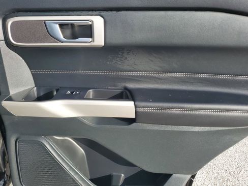 Used 2024 Ford Explorer XLT image 43