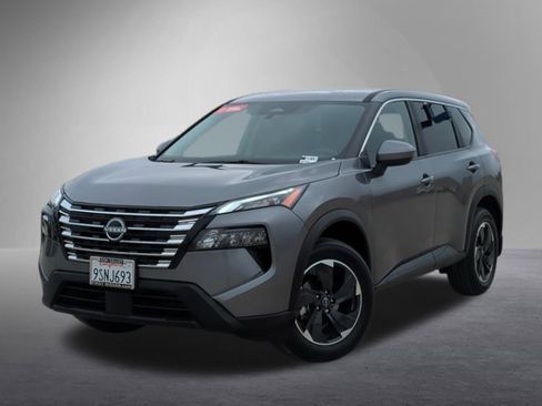 Certified 2025 Nissan Rogue SV image 1