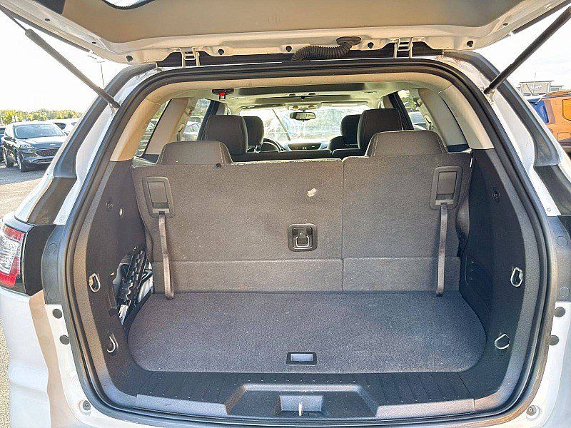 Used 2017 Chevrolet Traverse LT FWD image 17