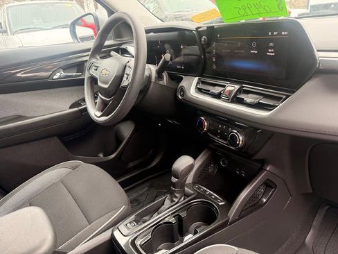 Used 2024 Chevrolet TrailBlazer LT w/ Driver Confidence Package image 20