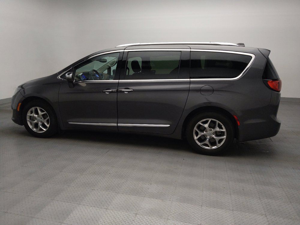 Used 2017 Chrysler Pacifica Limited FWD image 3