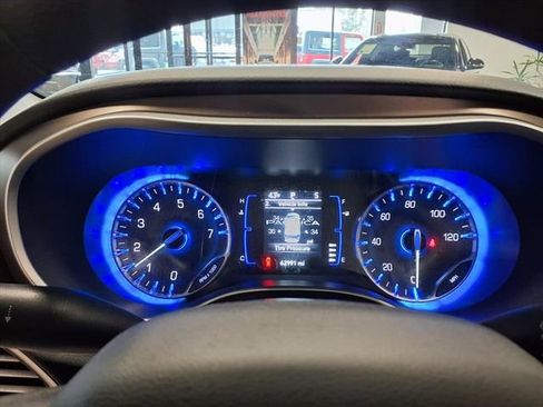 Used 2018 Chrysler Pacifica Touring Plus w/ Tire & Wheel Group image 19