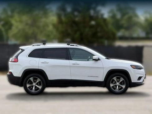 Used 2019 Jeep Cherokee Limited AWD/4WD image 7