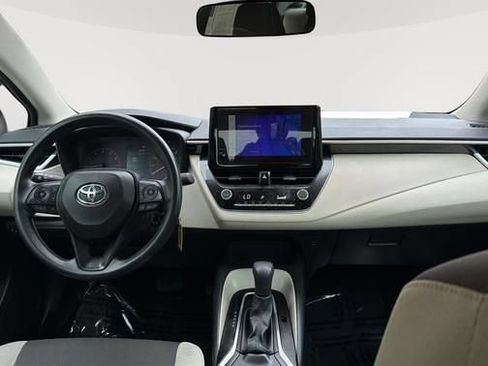 Used 2025 Toyota Corolla LE FWD image 10