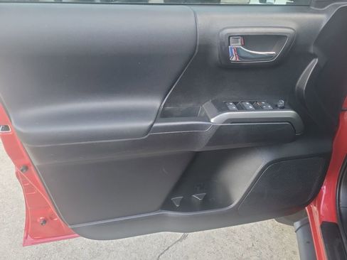 Certified 2023 Toyota Tacoma TRD Off-Road image 11