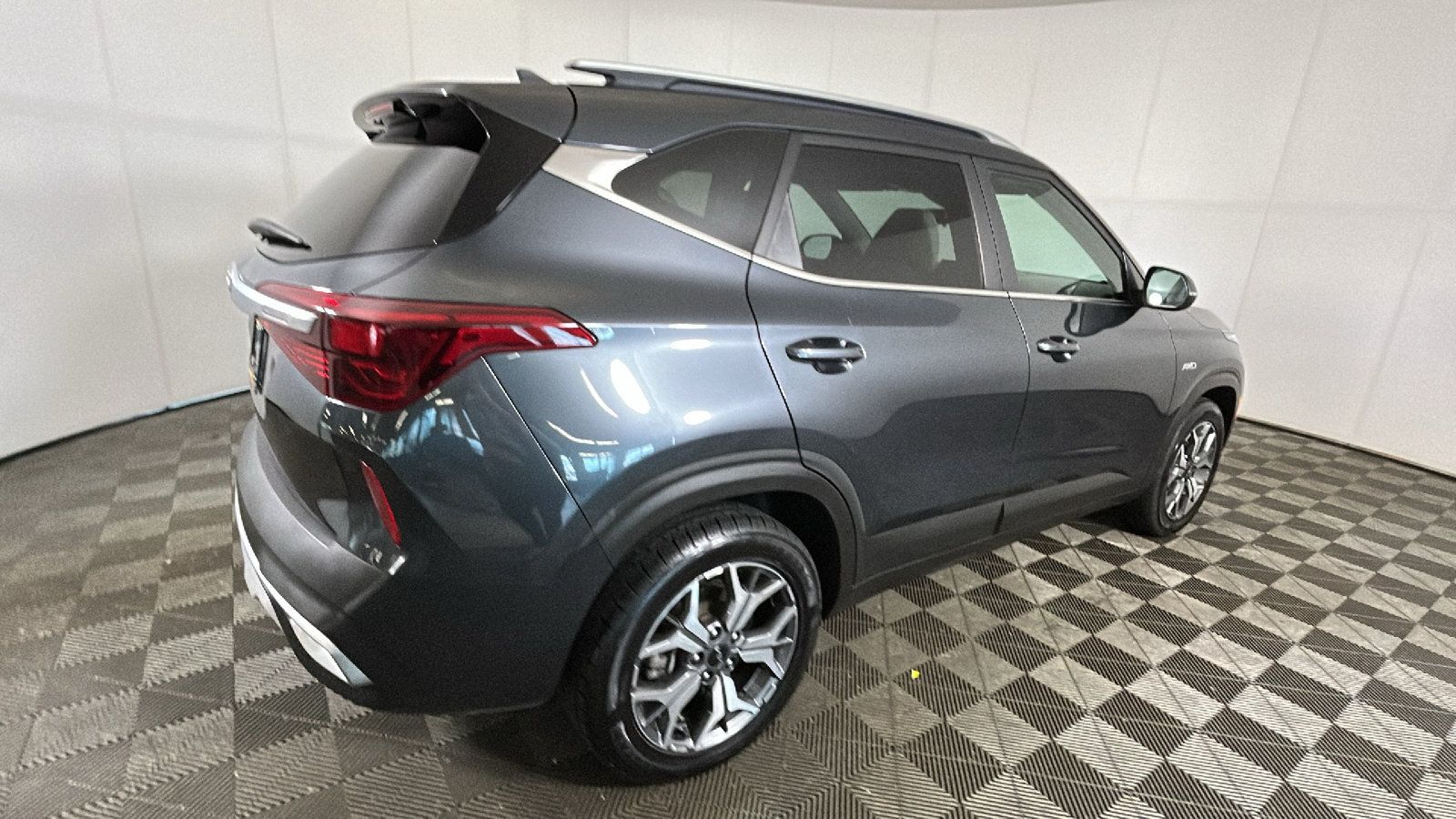 Used 2022 Kia Seltos EX AWD/4WD image 3