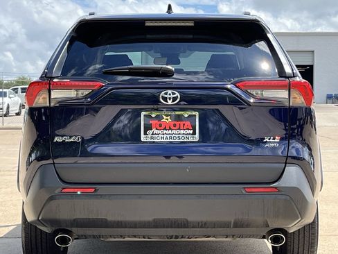 Used 2025 Toyota RAV4 XLE AWD/4WD image 5