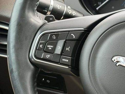 Used 2017 Jaguar F-PACE Prestige AWD/4WD image 19