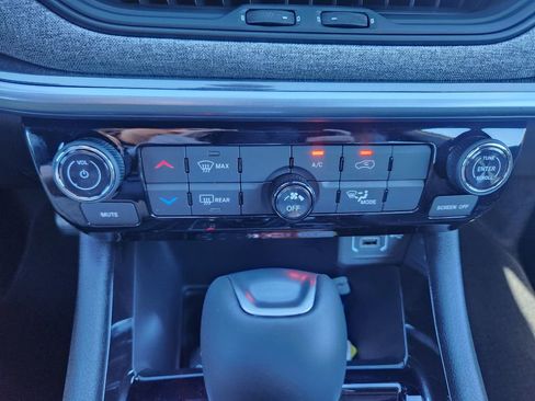 New 2026 Jeep Compass Latitude AWD/4WD image 68