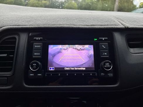 Used 2021 Honda HR-V LX image 11