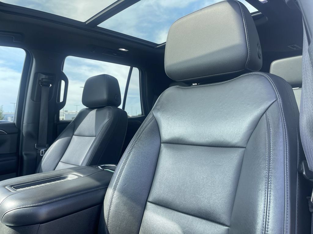 Used 2021 Chevrolet Tahoe Z71 w/ Z71 Signature Package AWD/4WD image 4