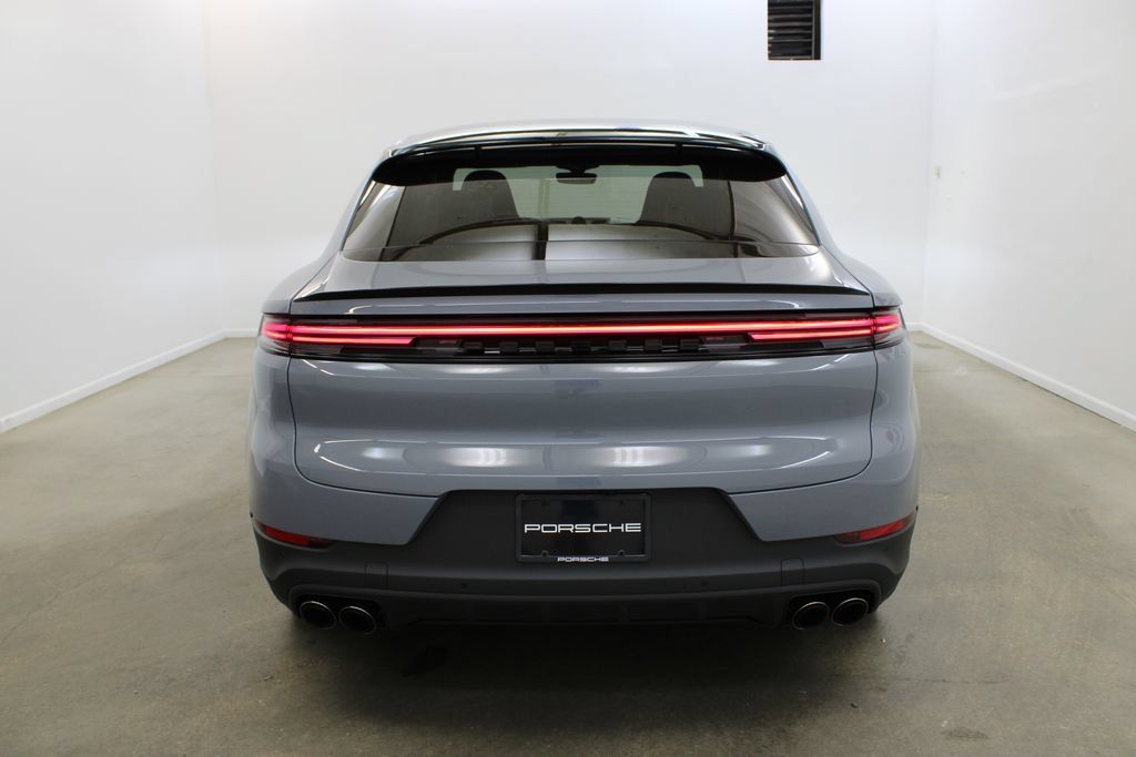 Used 2025 Porsche Cayenne S AWD/4WD image 6