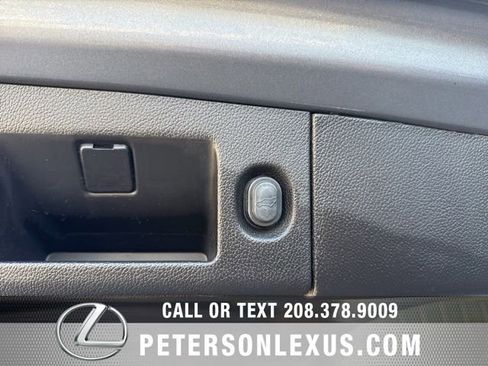 Used 2019 GMC Yukon Denali w/ Denali Ultimate Package image 25