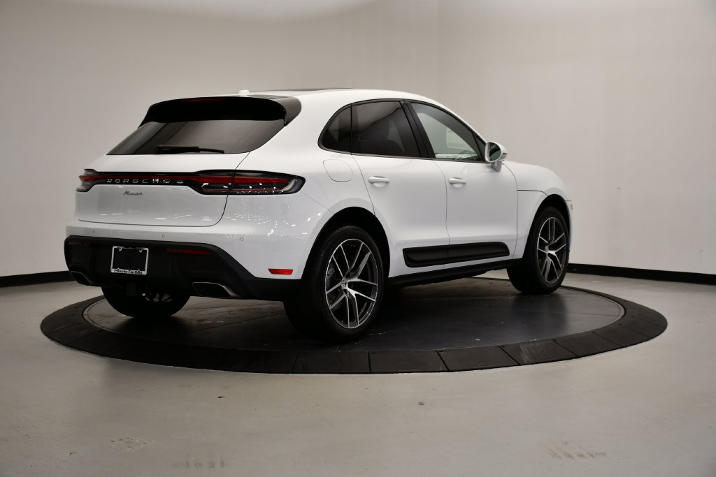 Certified 2026 Porsche Macan Turbo AWD/4WD image 7