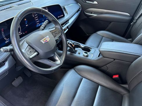 Used 2025 Cadillac XT4 Premium Luxury FWD image 9