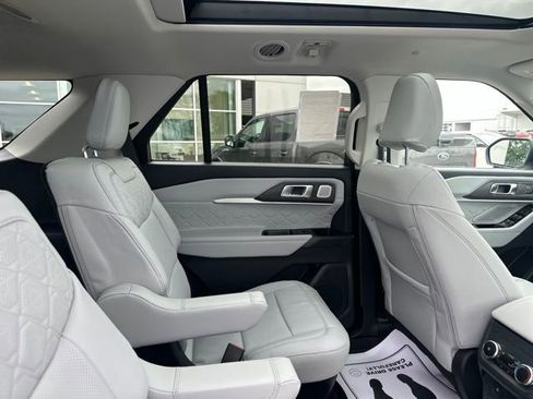 New 2026 Ford Explorer Platinum AWD/4WD image 15