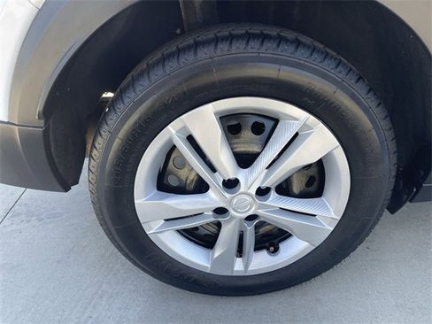 Used 2020 Nissan Kicks S image 31