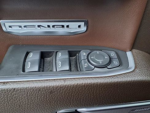 Certified 2024 GMC Sierra 1500 Denali w/ Denali Reserve Package AWD/4WD image 13