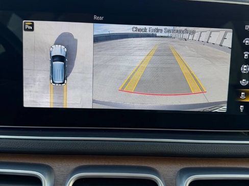 Used 2021 Mercedes-Benz GLE 350 w/ Premium Package image 18