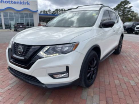 Used 2018 Nissan Rogue SV w/ Premium Package image 1