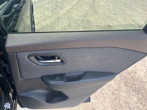 Used 2023 Nissan Rogue SV AWD/4WD image 31
