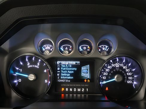 Used 2015 Ford F250 Platinum w/ Platinum Package AWD/4WD image 16