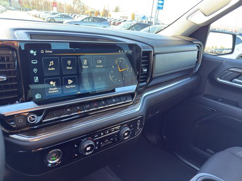 Used 2024 Chevrolet Silverado 1500 LT image 23